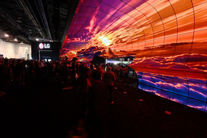 LG анонсувала OLED-телевізор з найбільшим у світі екраном фото