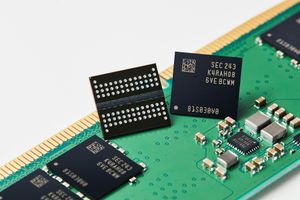 Samsung оголосила про старт масового виробництва DDR5 DRAM на базі техпроцесу 12 нм фото