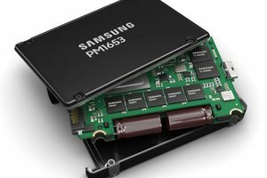 Samsung представила перший у галузі накопичувач з підтримкою SAS 24G ємністю до 30,72 ТБ  фото